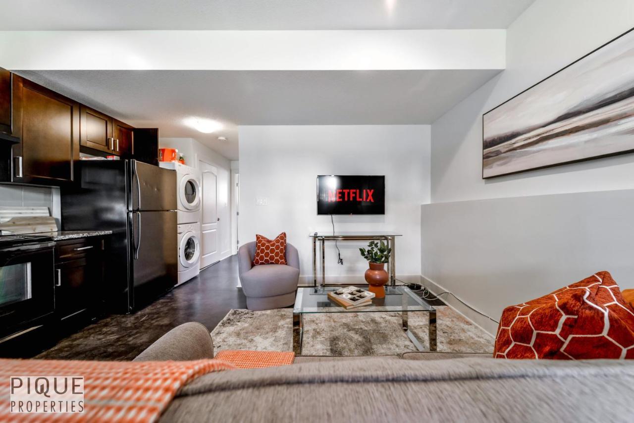 Stunning Modern Suite - King Bed - Free Parking & Netflix - Fast Wi-Fi - Long Stays Welcome Edmonton Eksteriør bilde
