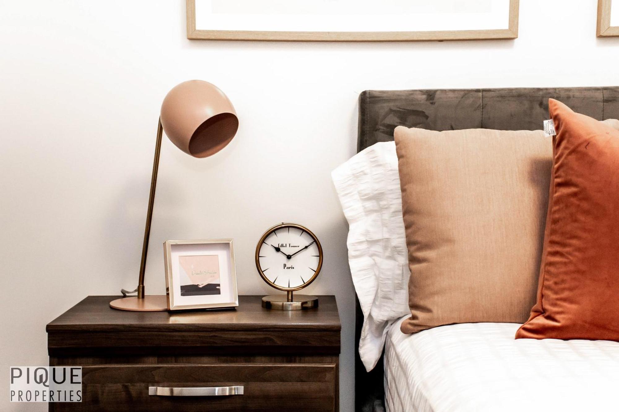 Stunning Modern Suite - King Bed - Free Parking & Netflix - Fast Wi-Fi - Long Stays Welcome Edmonton Rom bilde