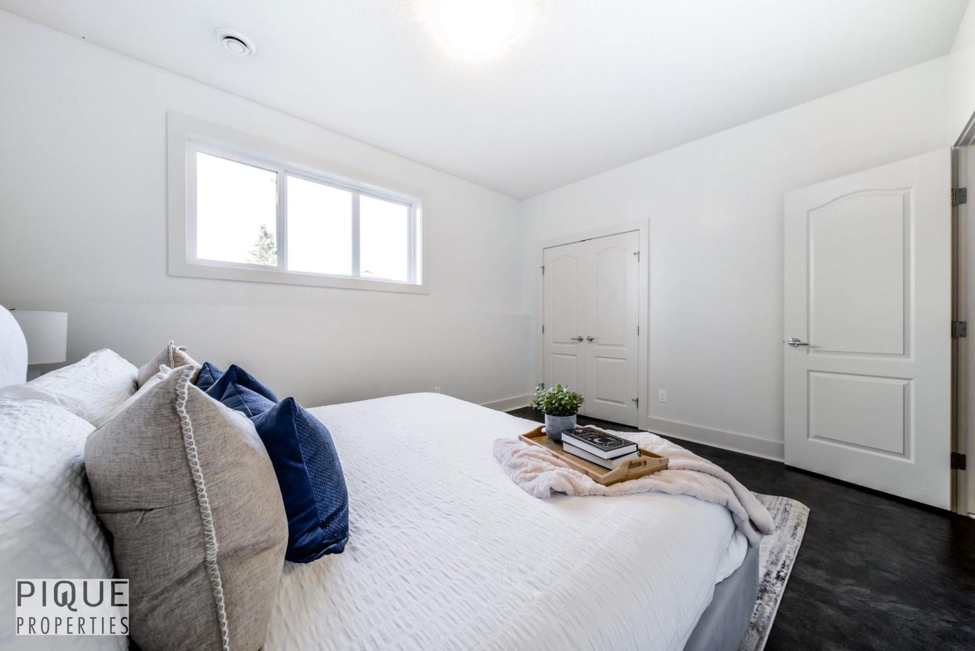 Stunning Modern Suite - King Bed - Free Parking & Netflix - Fast Wi-Fi - Long Stays Welcome Edmonton Rom bilde