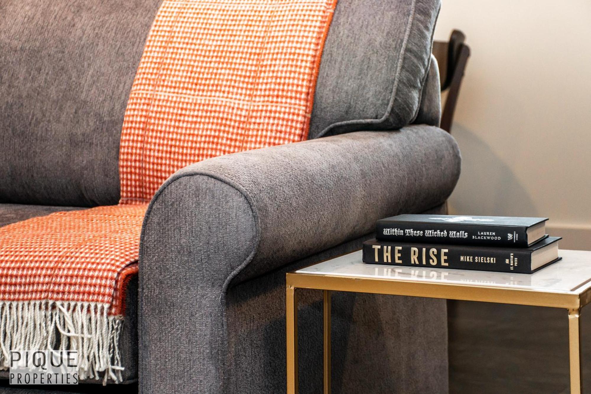 Stunning Modern Suite - King Bed - Free Parking & Netflix - Fast Wi-Fi - Long Stays Welcome Edmonton Rom bilde